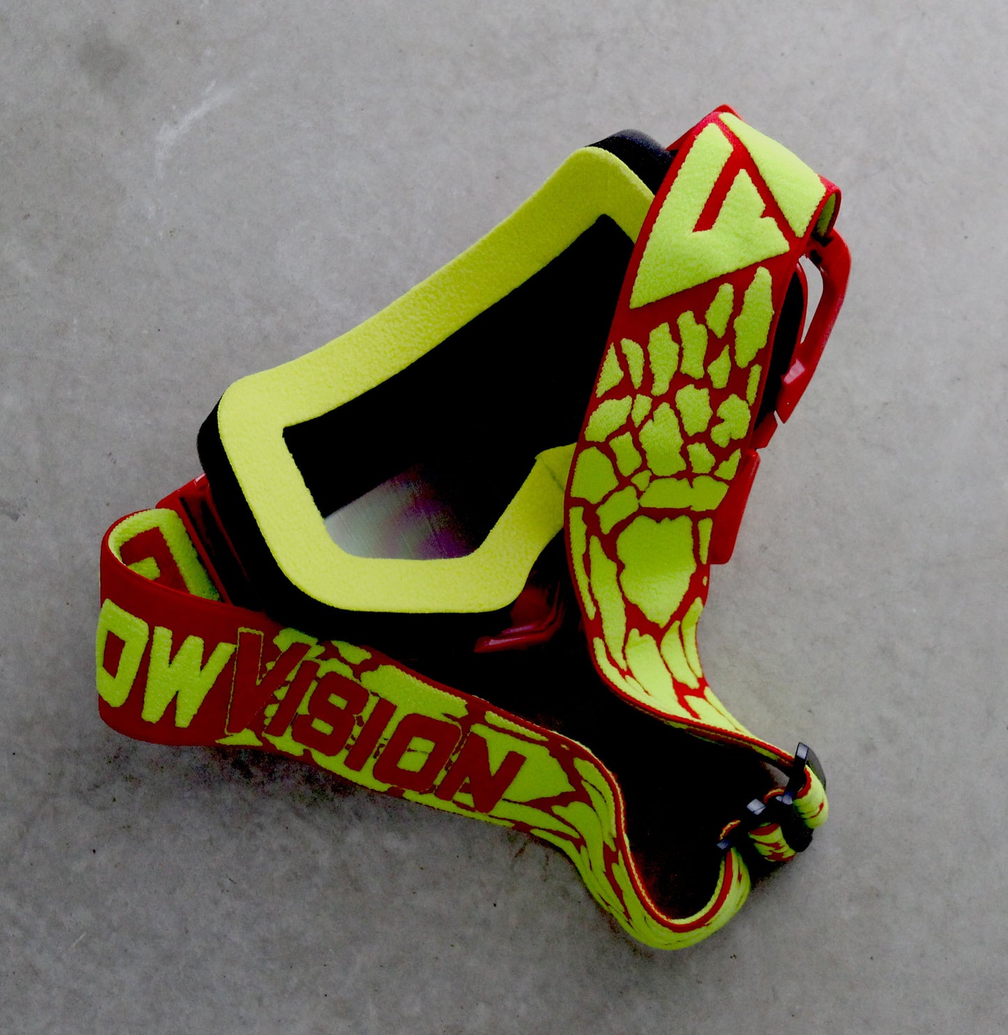 Flow Vision Rythem™ Motocross Goggle: The Gator