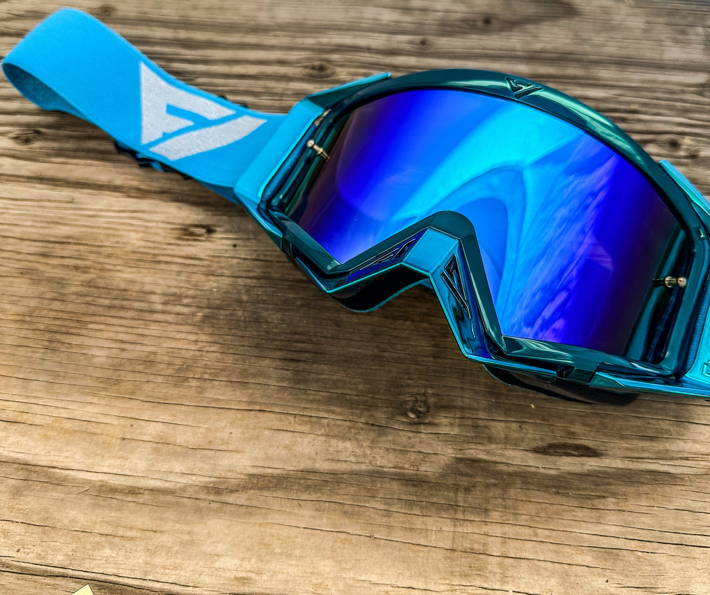 Flow Vision Rythem™ Motocross Goggle: Fresno Smooth