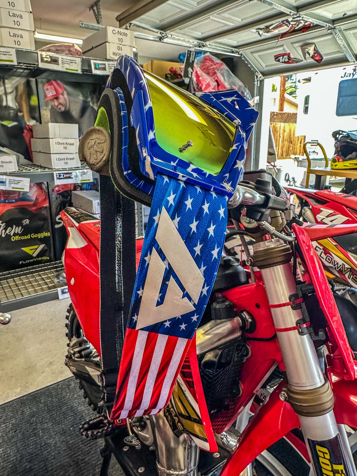 Flow Vision Rythem™ Motocross Goggle: Independence