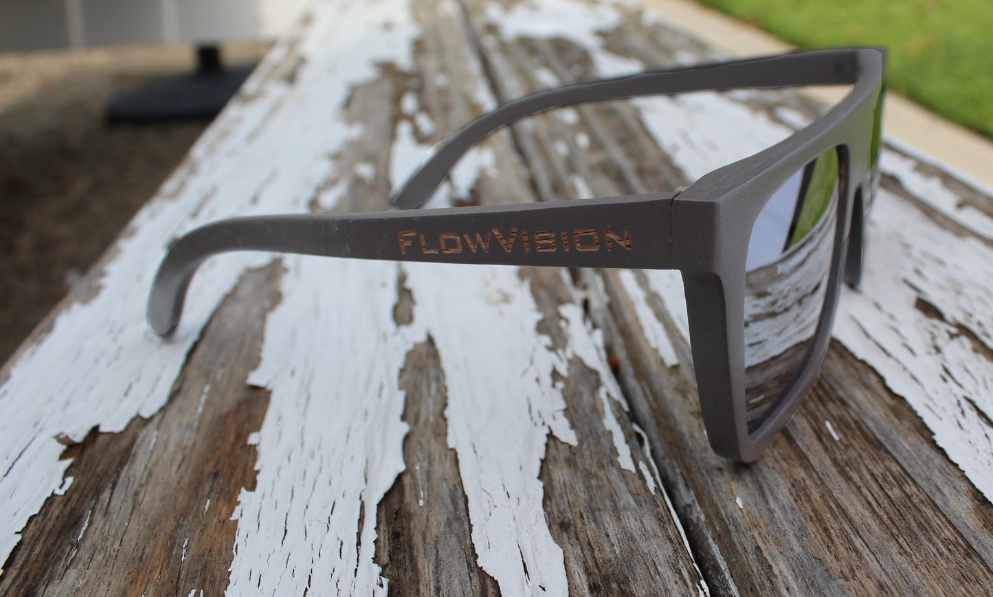 Flow Vision Section™ Sunglasses: Graphite